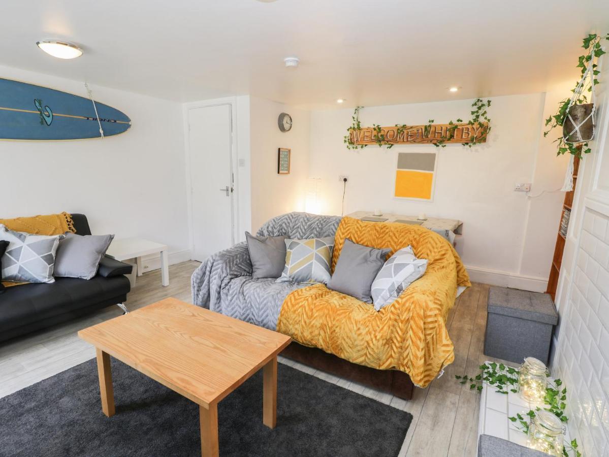 The Surfers Bolt Hole Apartman Whitby Kültér fotó