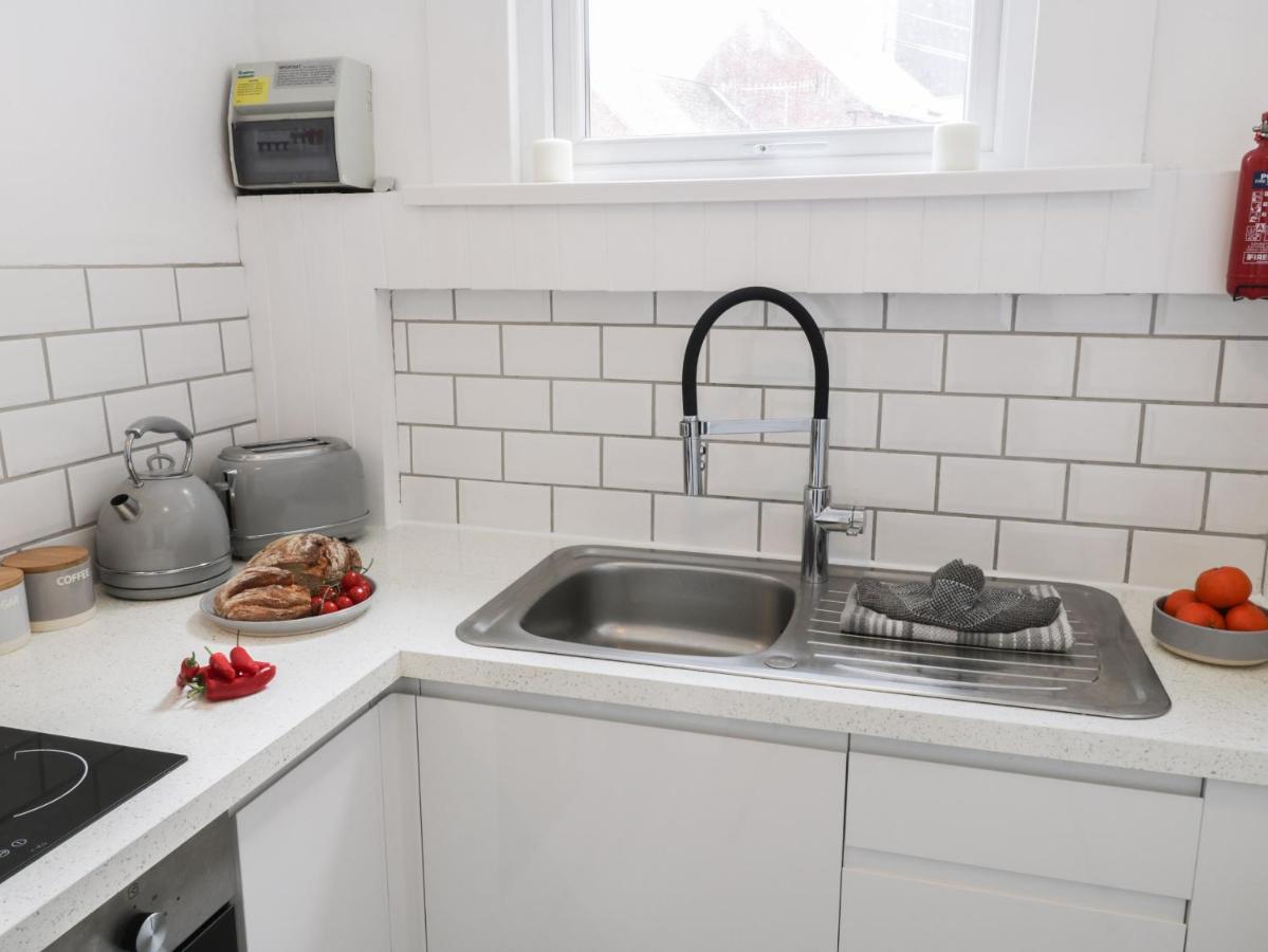 The Surfers Bolt Hole Apartman Whitby Kültér fotó