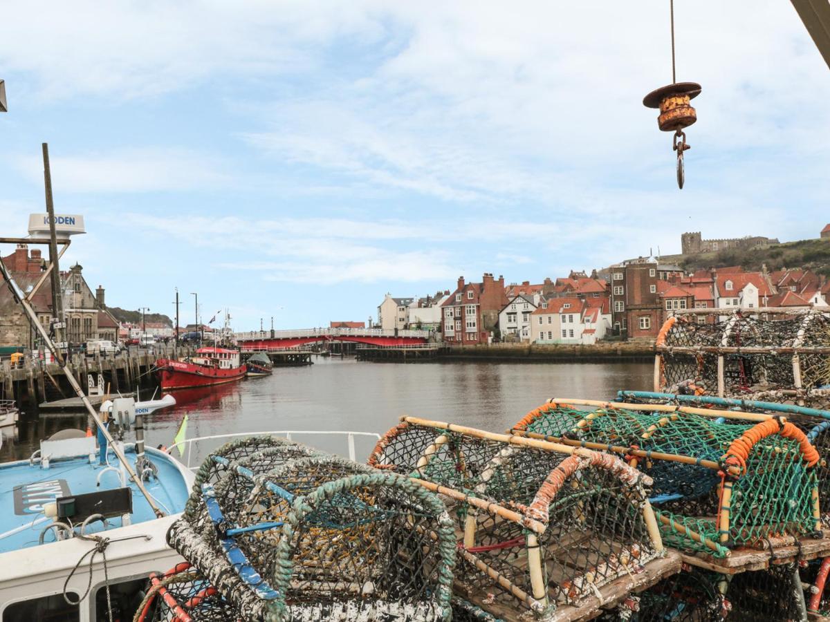 The Surfers Bolt Hole Apartman Whitby Kültér fotó
